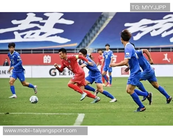 中国足球2025展望：国字号中超队外战失利苏超热潮激发民间足球热情